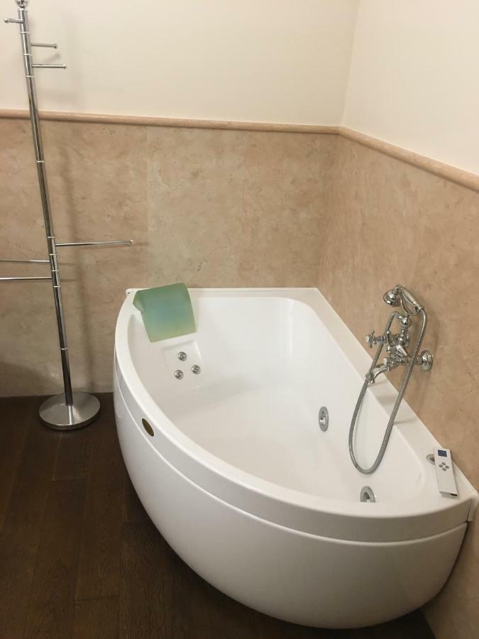 Il casale di Laura Hotel Montecosaro  Esterno foto